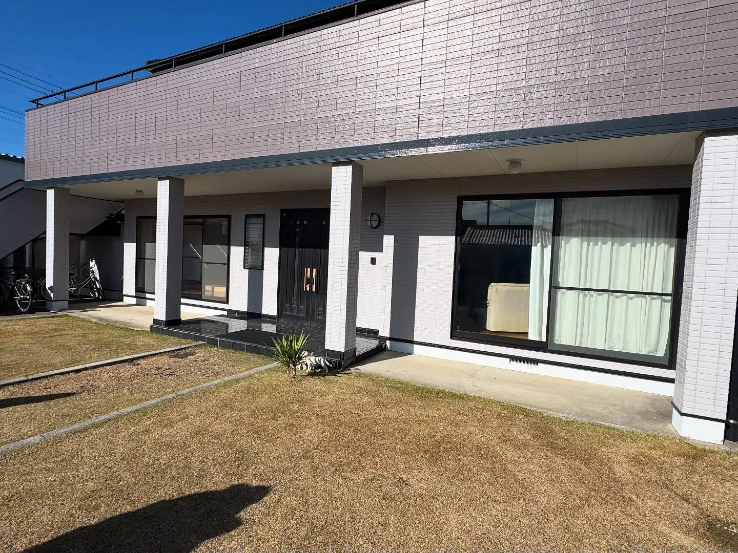 坂戸市の一戸建てへCP防犯フィルム3M SH15CLAR-AとタクミSN350を施工
