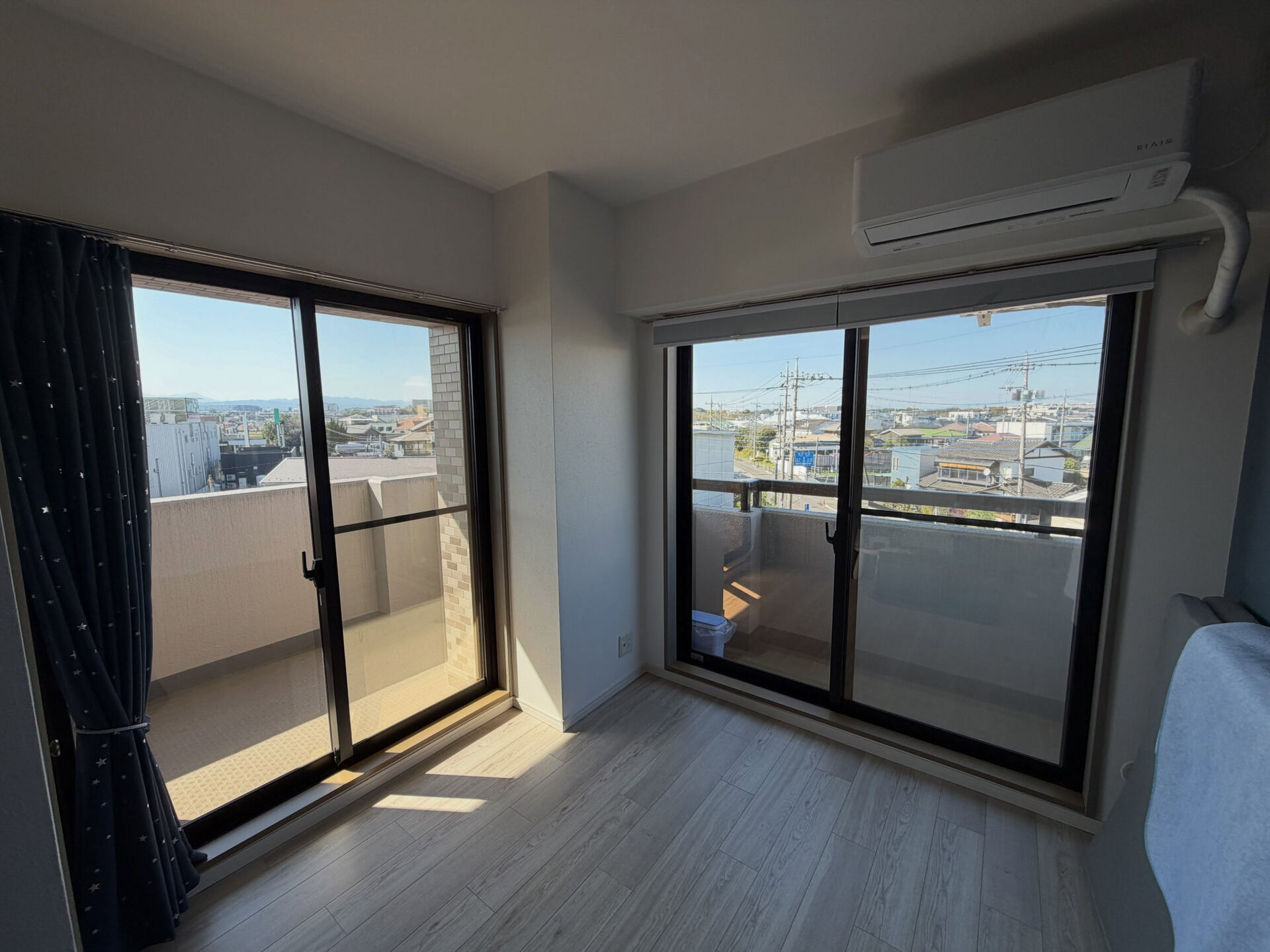 断熱・遮熱フィルム タクミNS70LEを狭山市のマンションへ施工