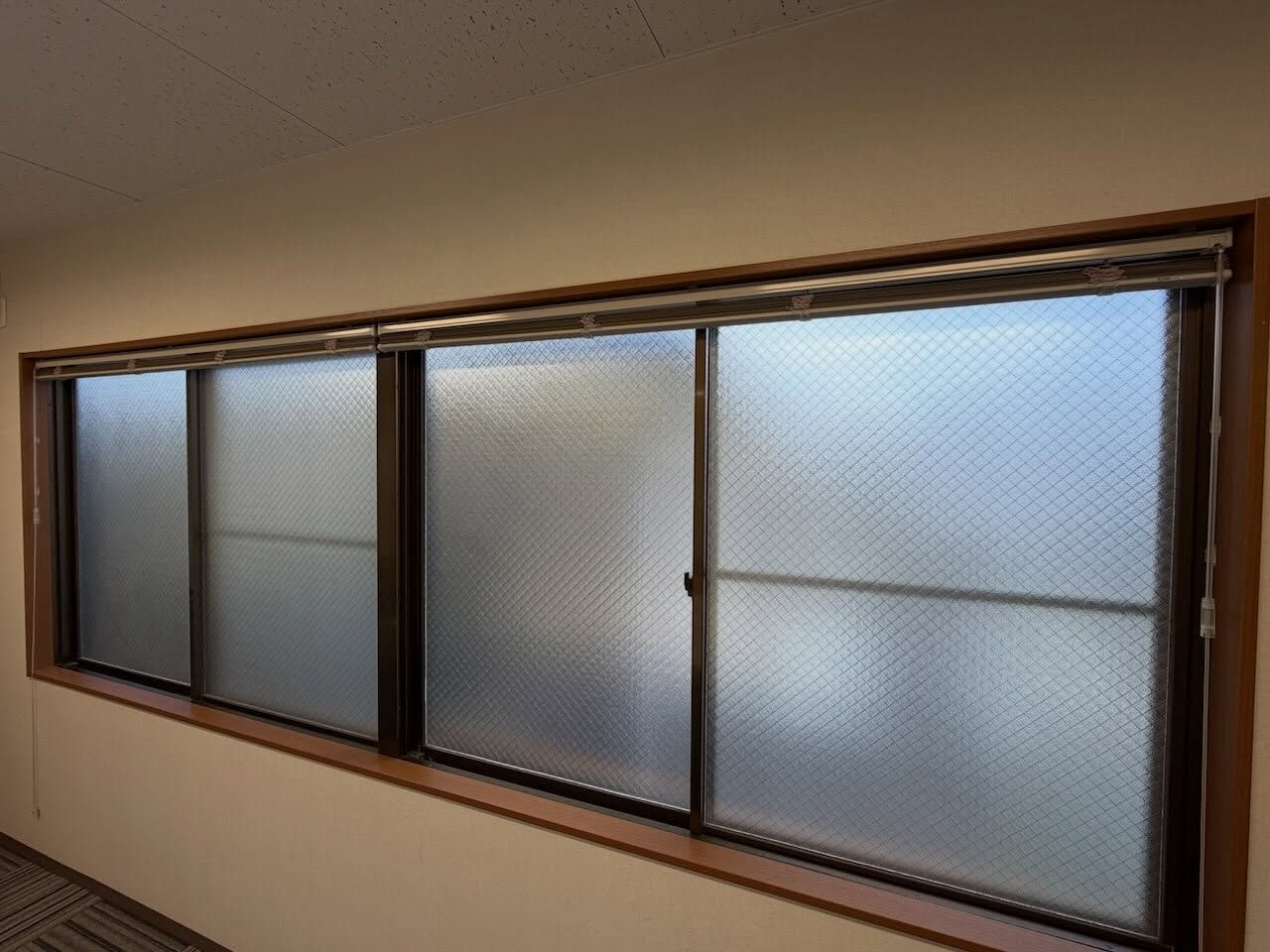 狭山市の法人様へ2タイプのミラー遮熱フィルムを施工