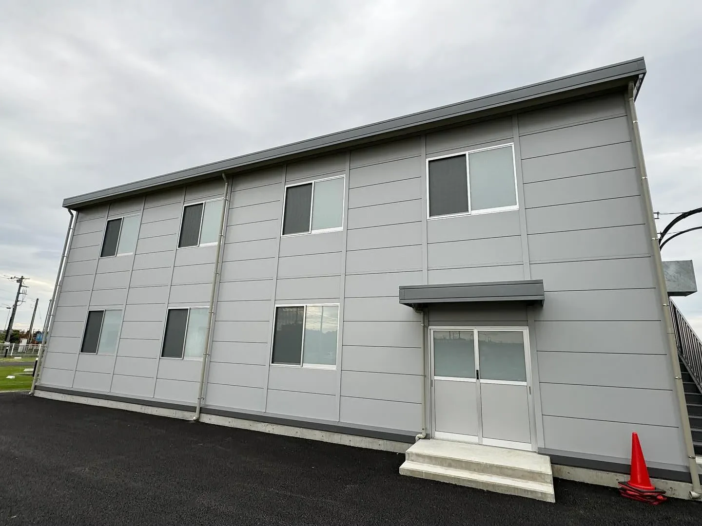 富士見市のイムス富士見総合病院様の新築の更衣室へ目隠しフィル...