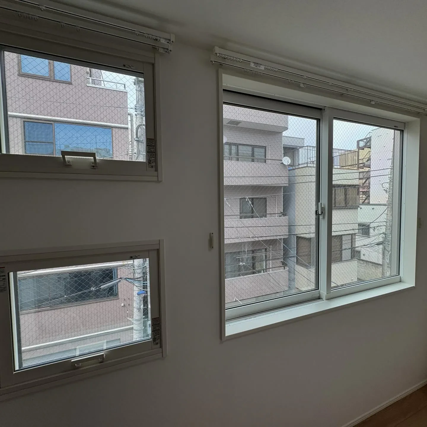 北区の一戸建て3Fのお部屋にミラー目隠しフィルム タクミ R...