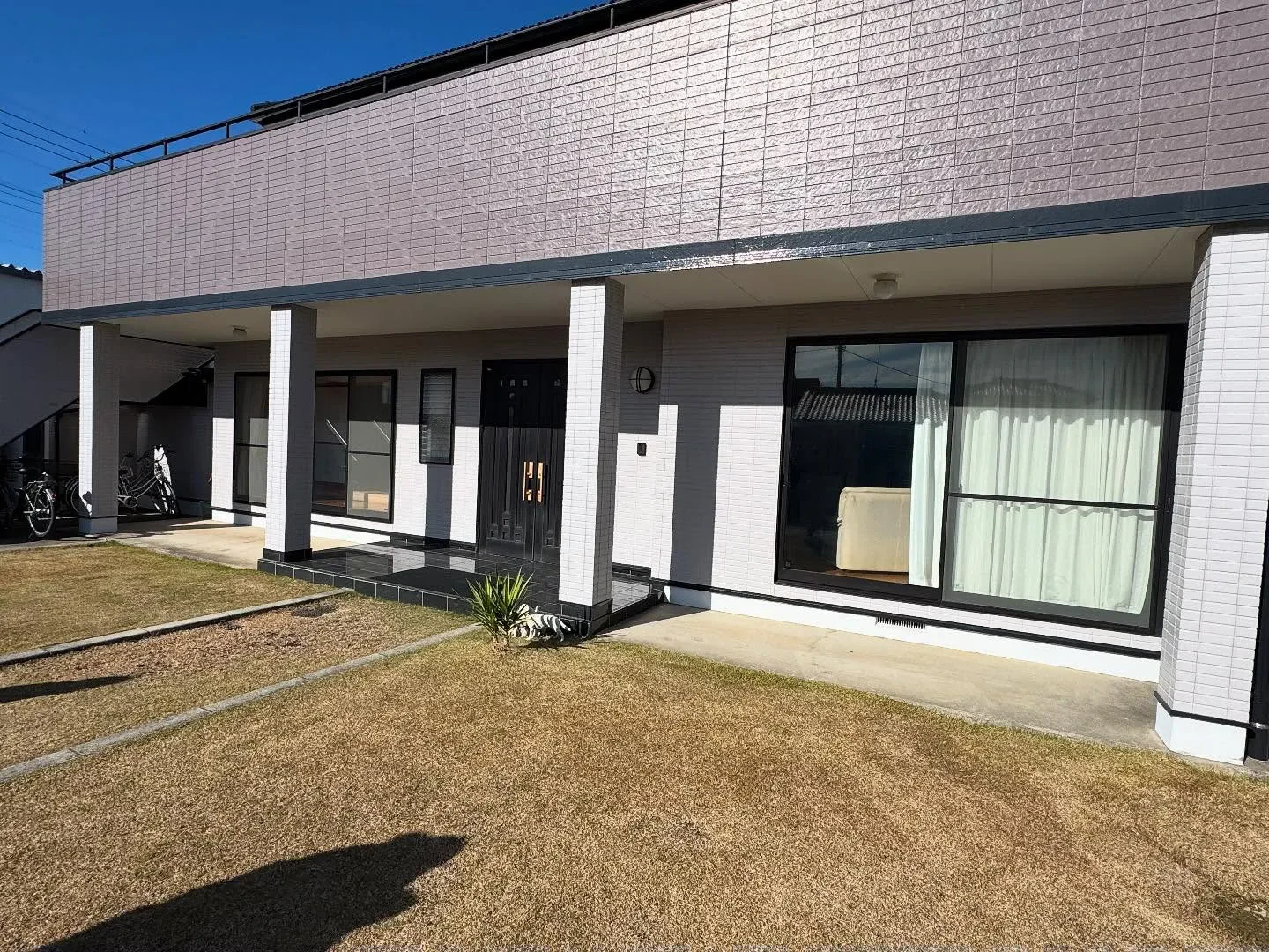 坂戸市の一戸建てへ防犯フィルムの施工依頼でした、