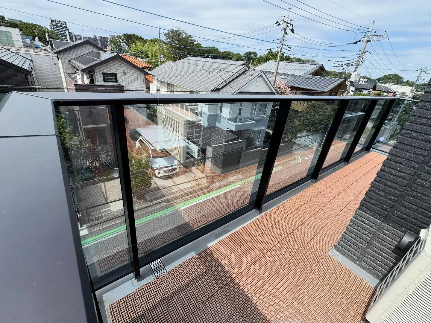 さいたま市の一戸建てベランダのガラスフェンスへ外貼り用ミラー...