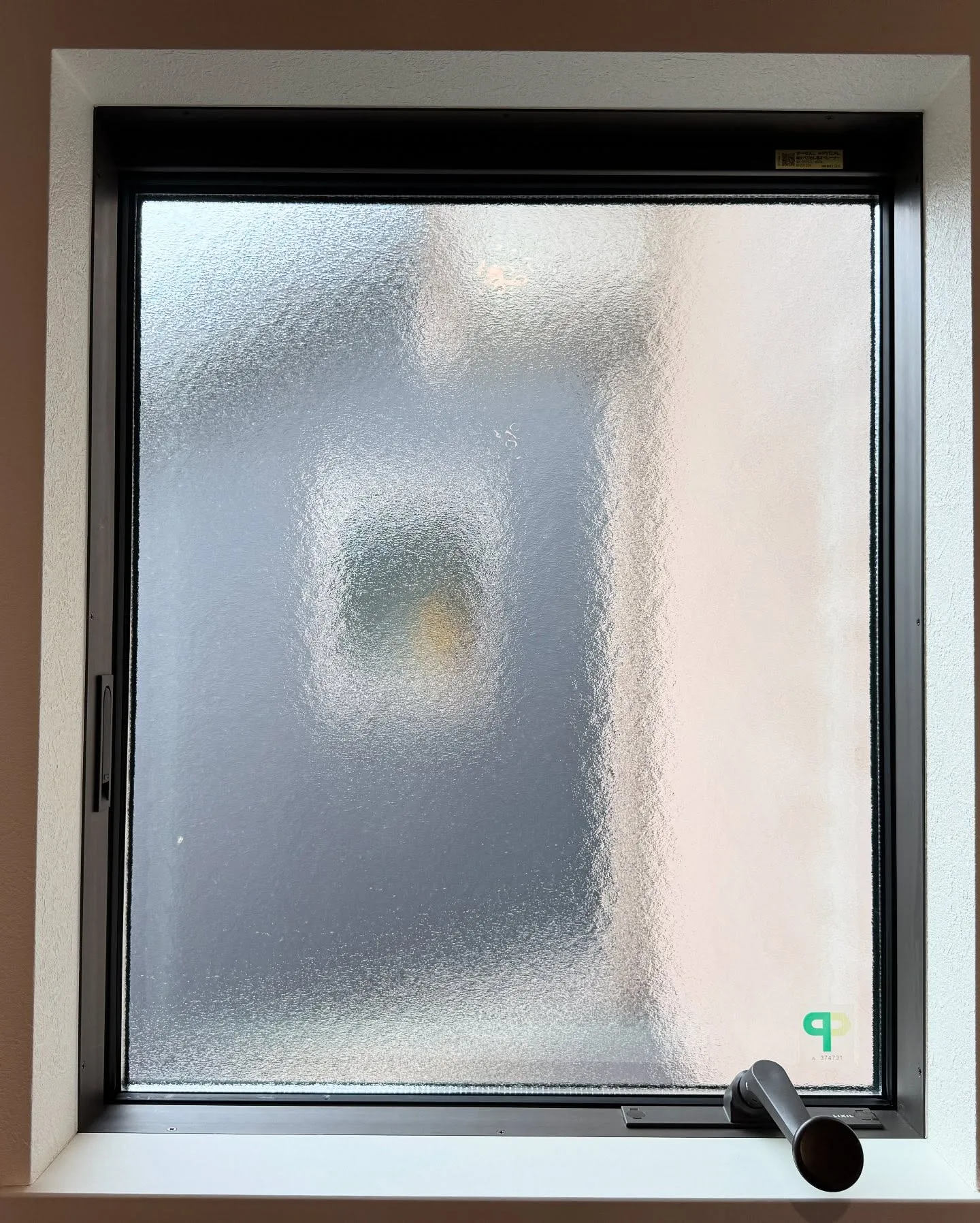 所沢市の一戸建ての玄関、勝手口等へ3M製CPマーク付防犯フィ...