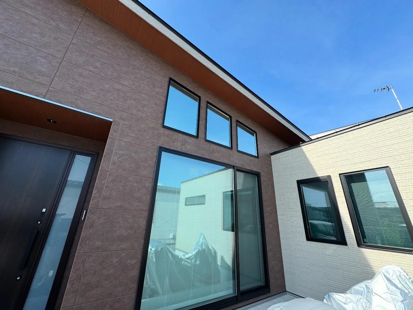 高崎市の一戸建ての全部屋へ3M製 CPマーク防犯フィルム S...