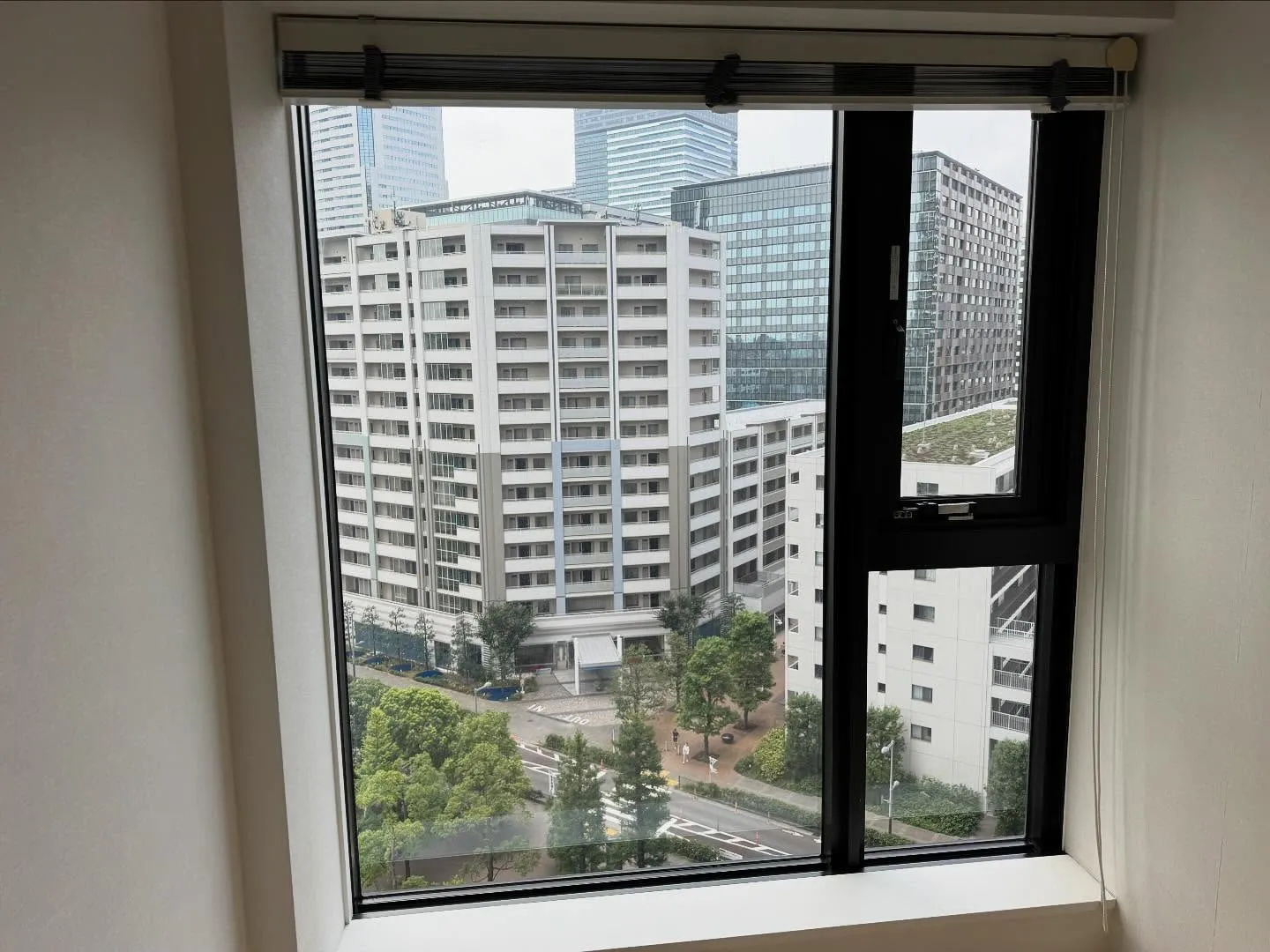 江東区豊洲のタワーマンションでリビングと洋室の2部屋の古くな...