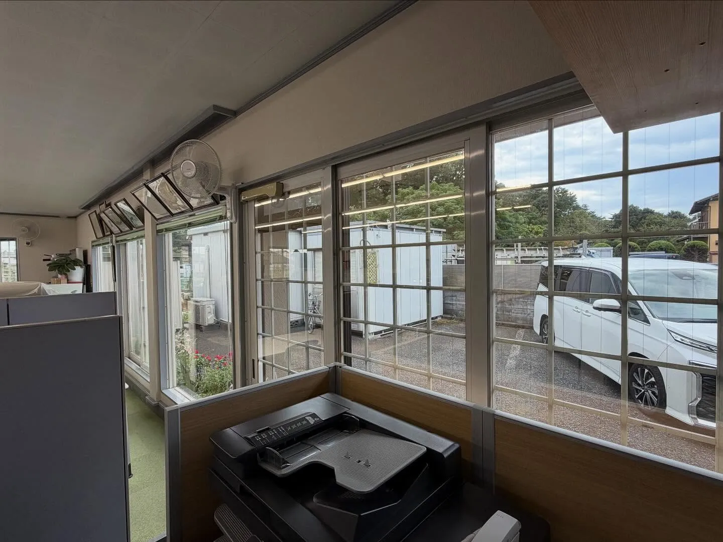 所沢市の法人様へ遮熱フィルムの施工を行いました。