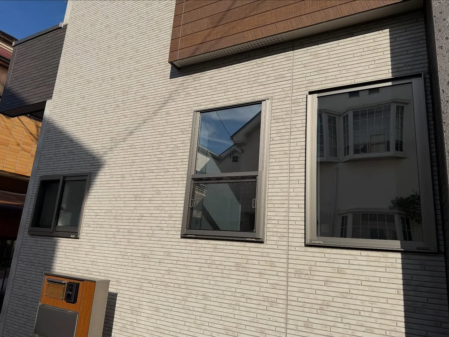 小平市の新築一戸建てへお引越し前にCPマーク付き防犯フィルム...