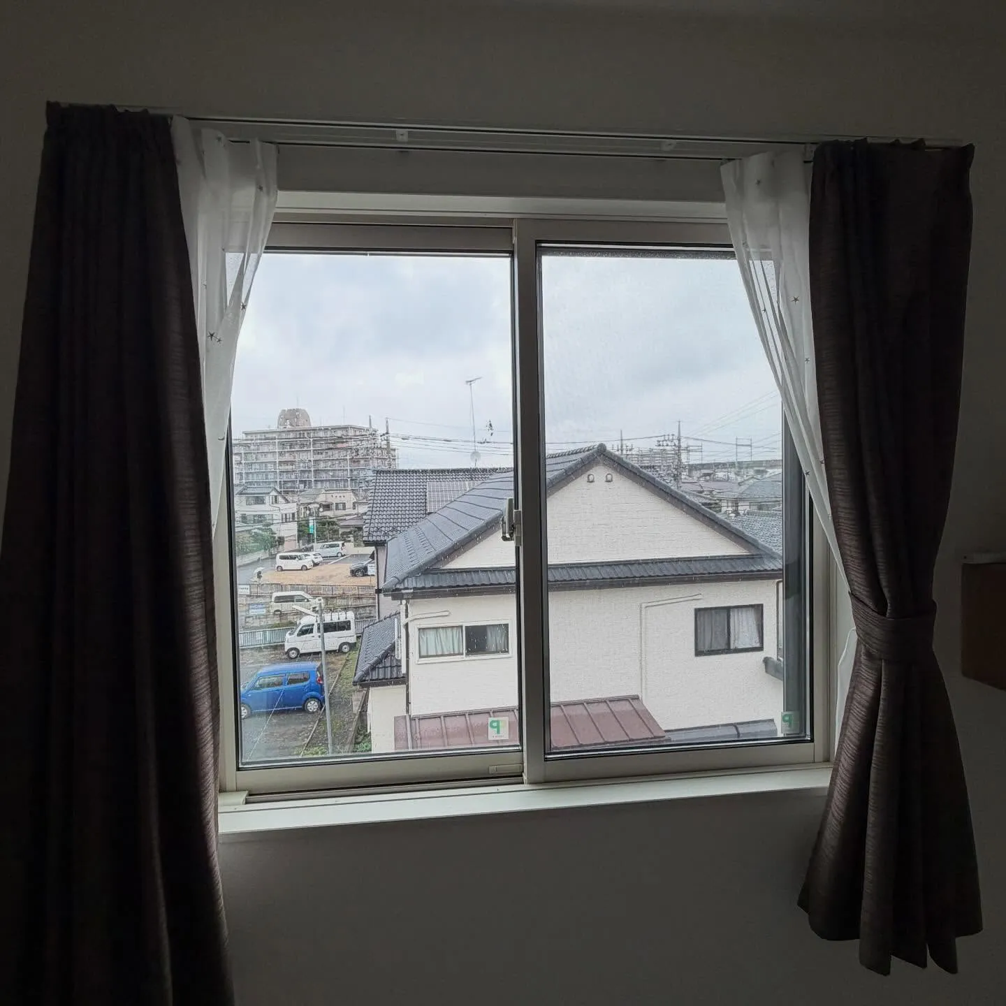 久喜市の一戸建てへリケンテクノス製CPマーク防犯フィルム S...