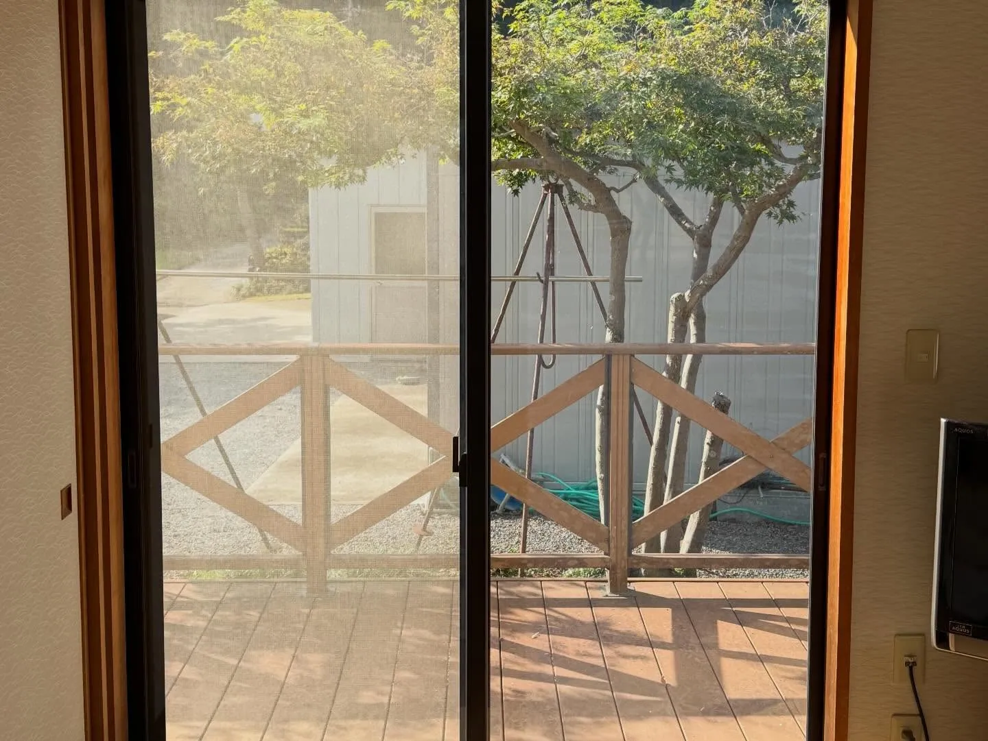 高崎市の一戸建てのリビングと6箇所の和室へ3M製CP防犯フィ...