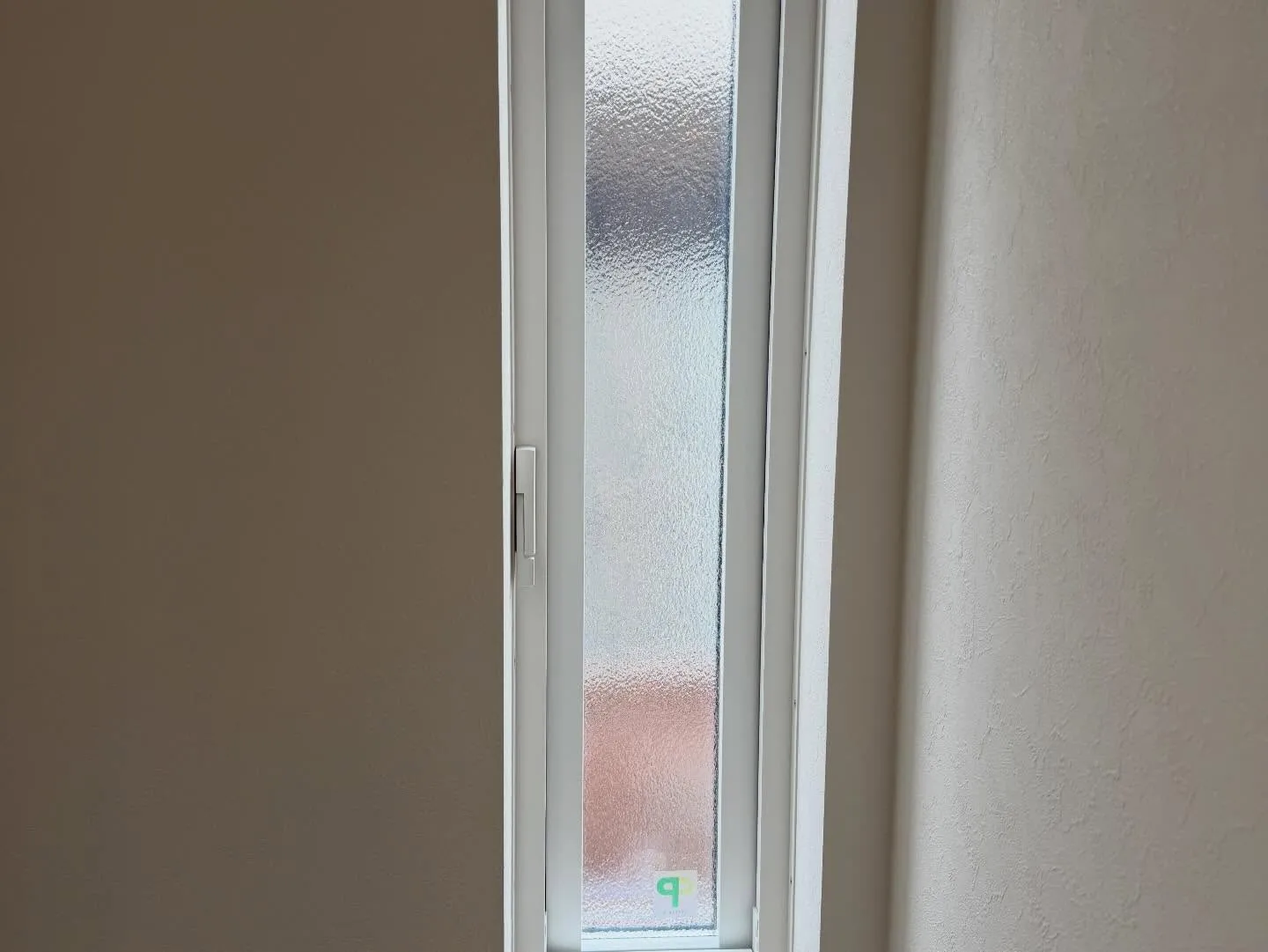 先日、所沢市の一戸建てへ防犯フィルムとミラー目隠しフィルム、...