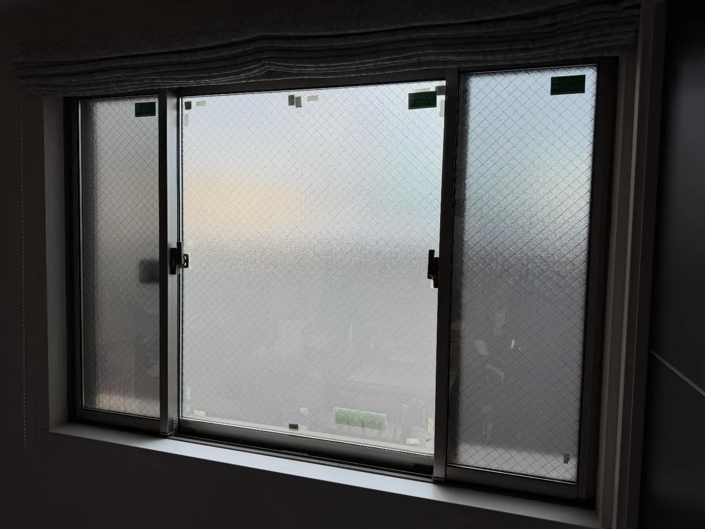 清瀬市の一戸建て1Fリビングとダイニングへ透明タイプの遮熱フ...