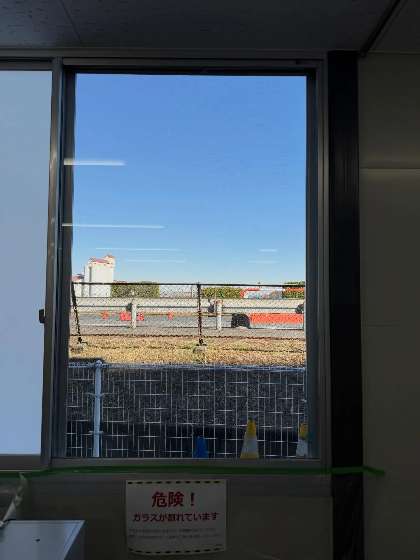 富士見市のイムス富士見総合病院様更衣室の弊社フィルム施工済み...