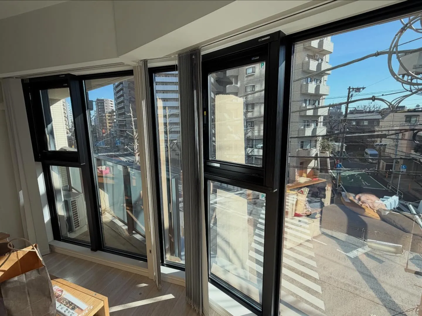 文京区のマンションK様邸のリビングへ3Mジャパンの断熱・遮熱...